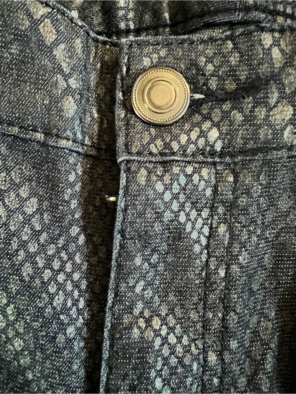 Chico's Black Faux Snakeskin Platinum Denim Jeans size 1R - Picture 6 of 6